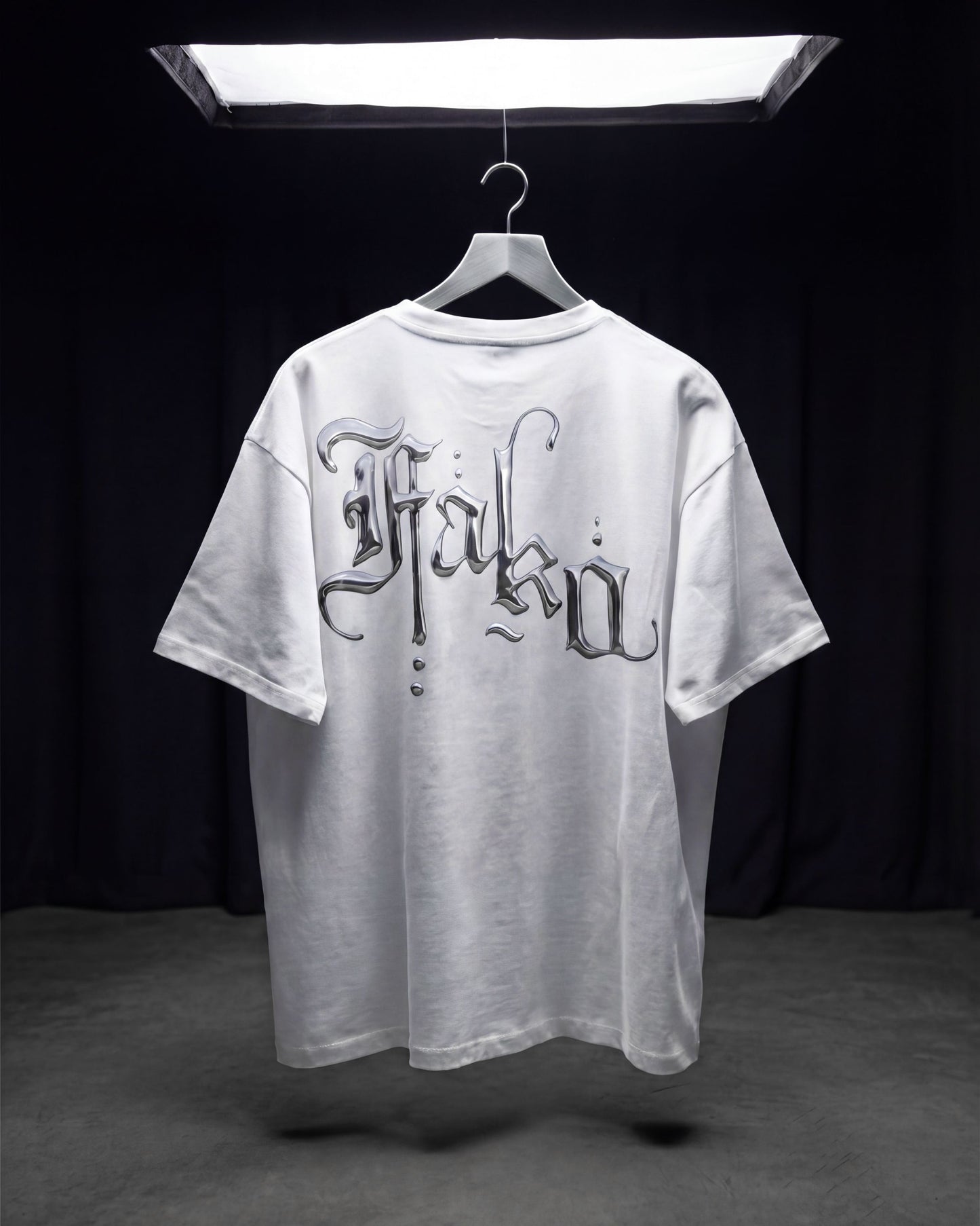 UC(C) Calligraphy T. WHITE (WOMEN)