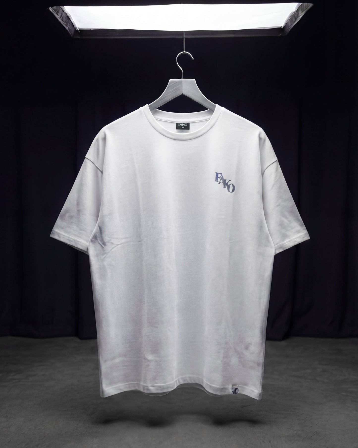 UC(C) Calligraphy T. WHITE (WOMEN)