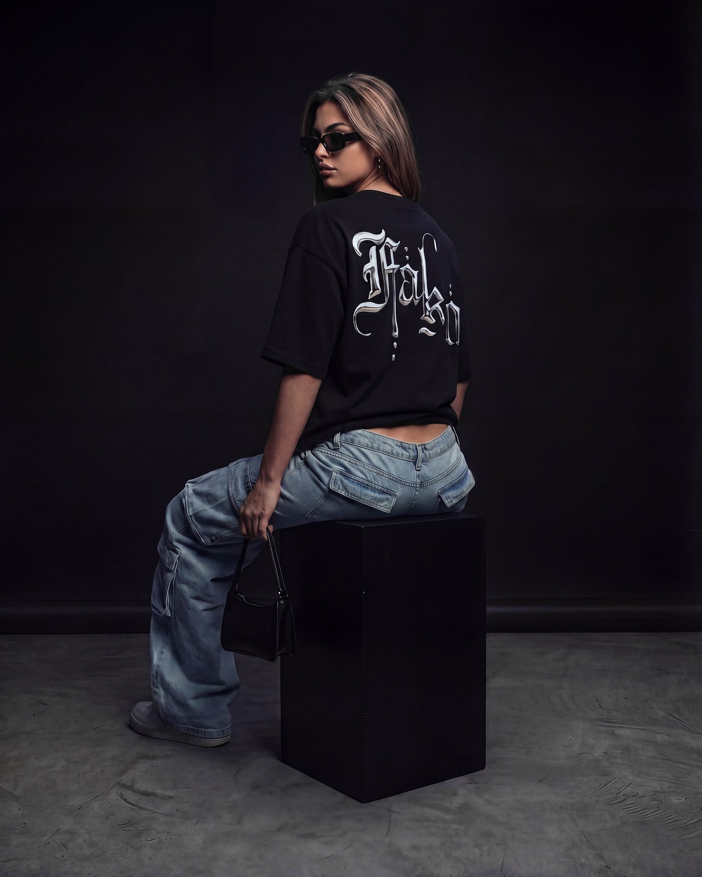 UC(C) Calligraphy T. BLACK (WOMEN)